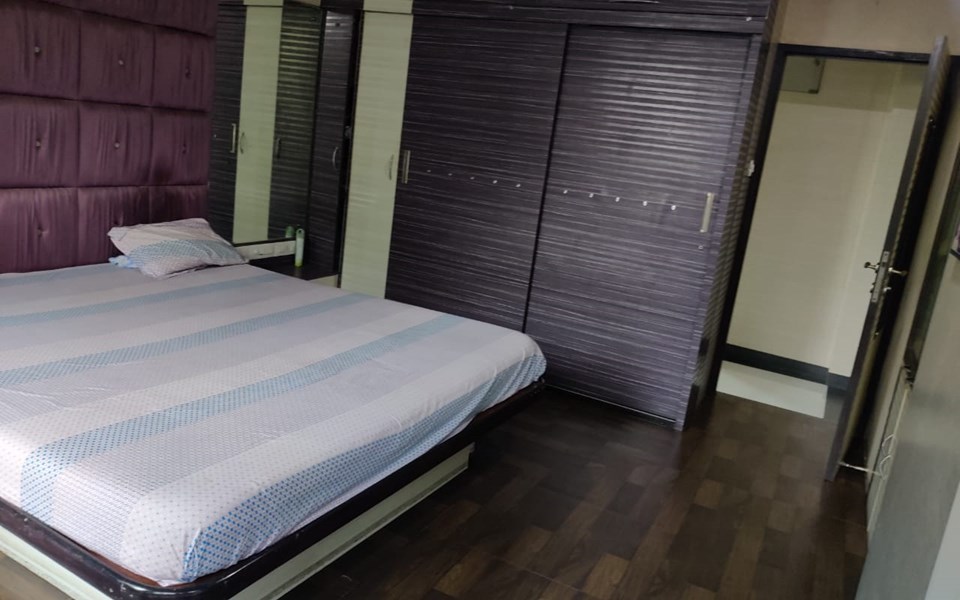 1 - Shreyas Apartment, Tardeo