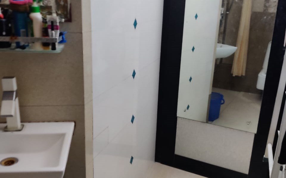 5 - Shreyas Apartment, Tardeo