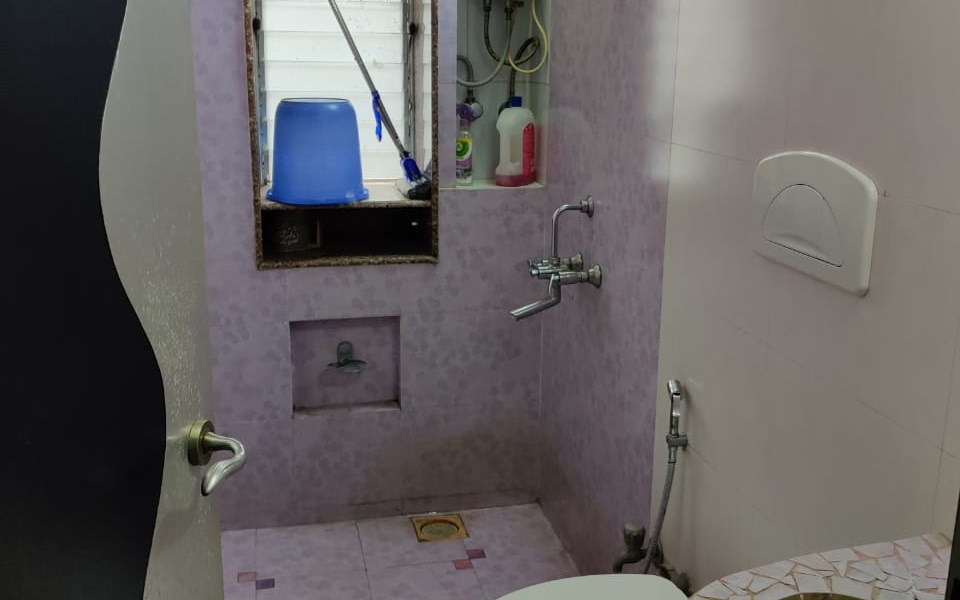 7 - Shreyas Apartment, Tardeo