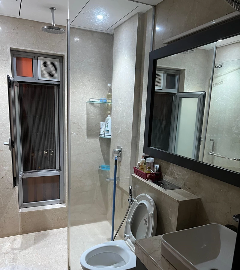 17 - Oberoi Esquire, Goregaon East