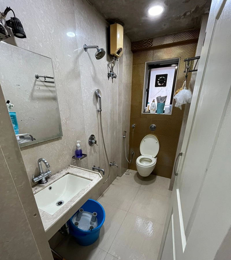 Bathrrom - Alj Residency, Bandra West
