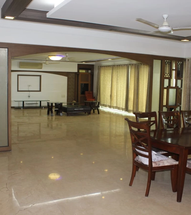 16 - Evita, Powai