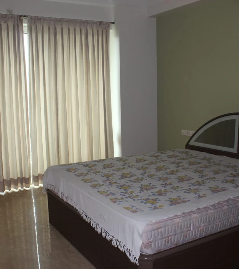 4 - Evita, Powai