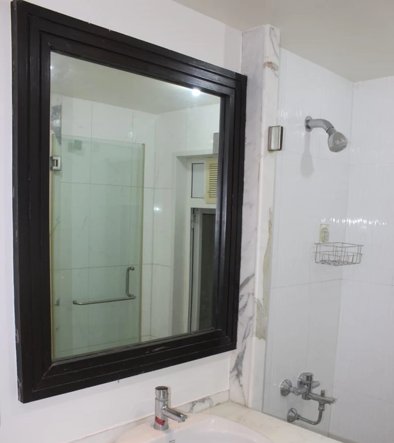 9 - Evita, Powai