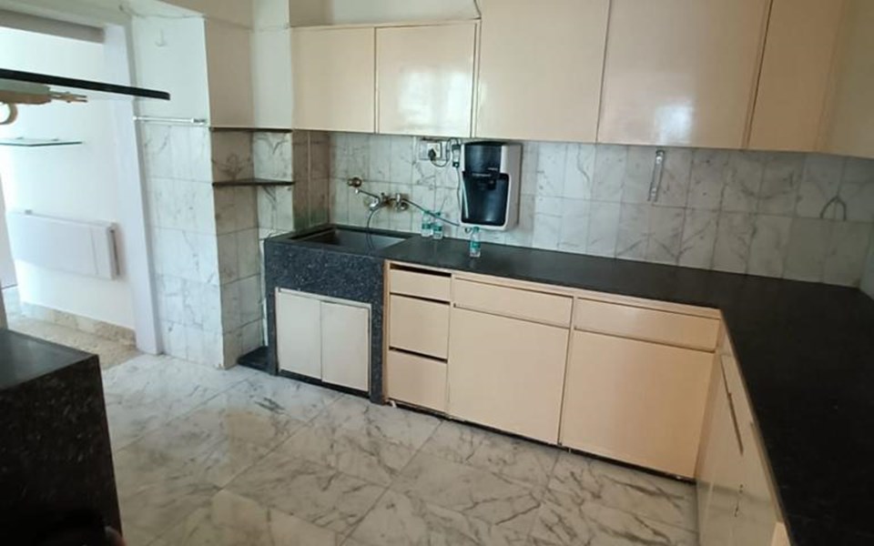 8 - Jolly Maker 1, Cuffe Parade