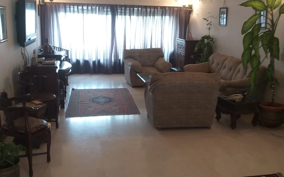 4 - Jolly Maker, Cuffe Parade