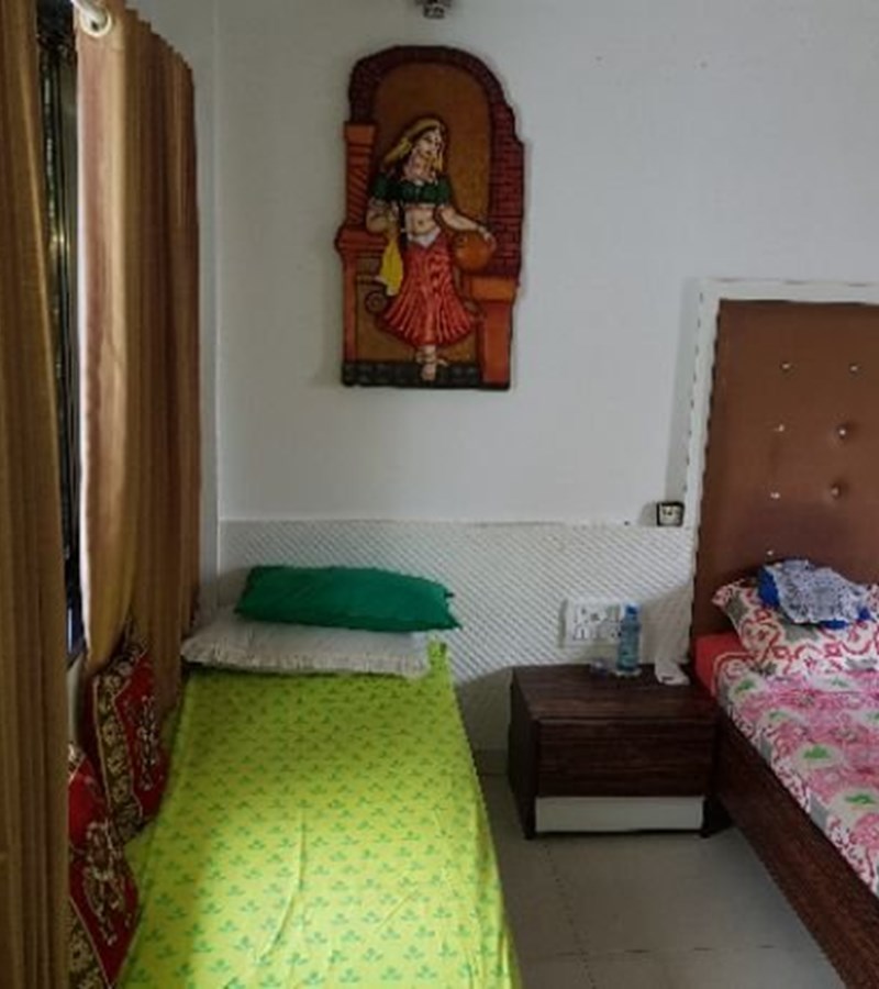 4 - Green Fields, Juhu