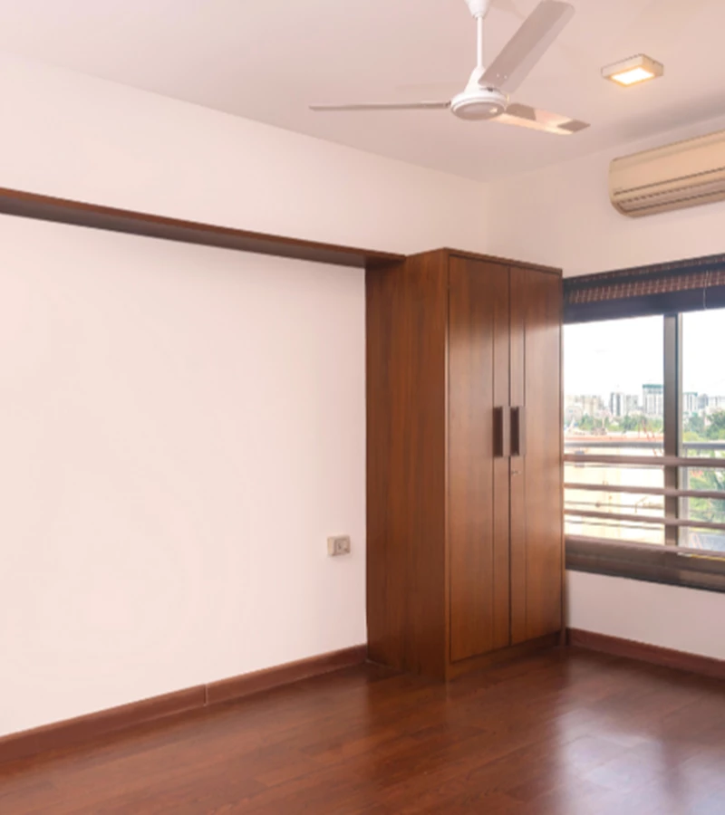 7 - Lewis Villa, Santacruz West