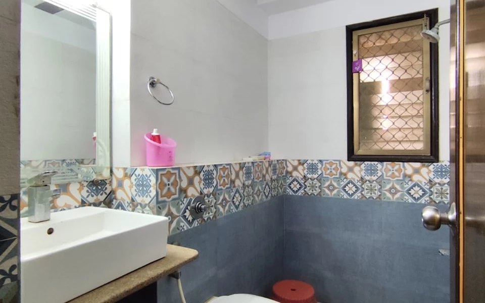 24 - Suraj Ashiana, Khar West