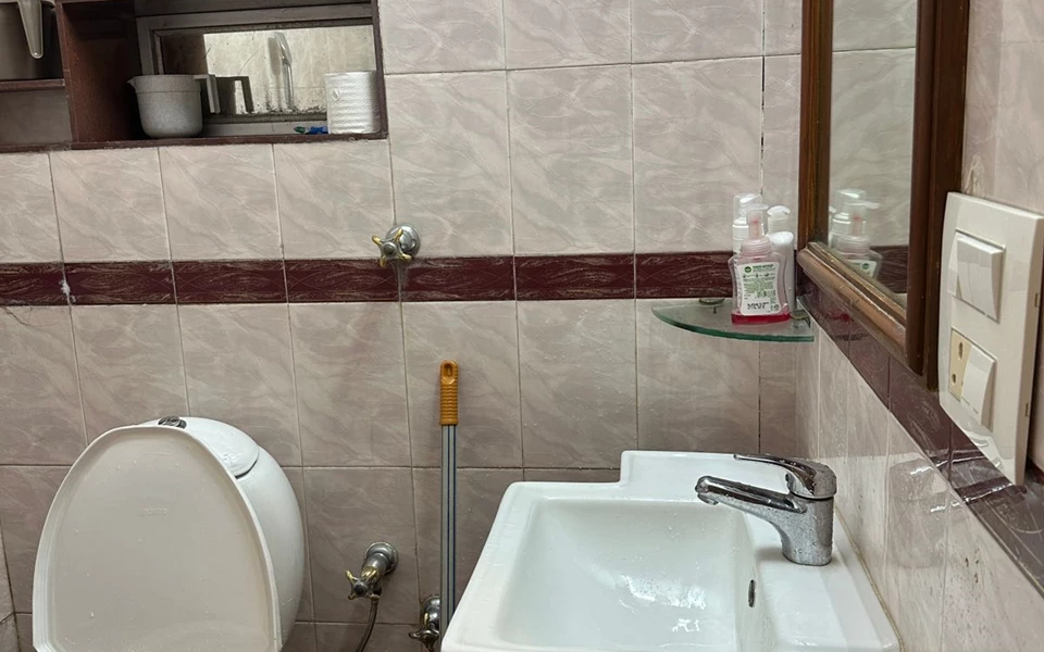 17 - Queens Park, Juhu