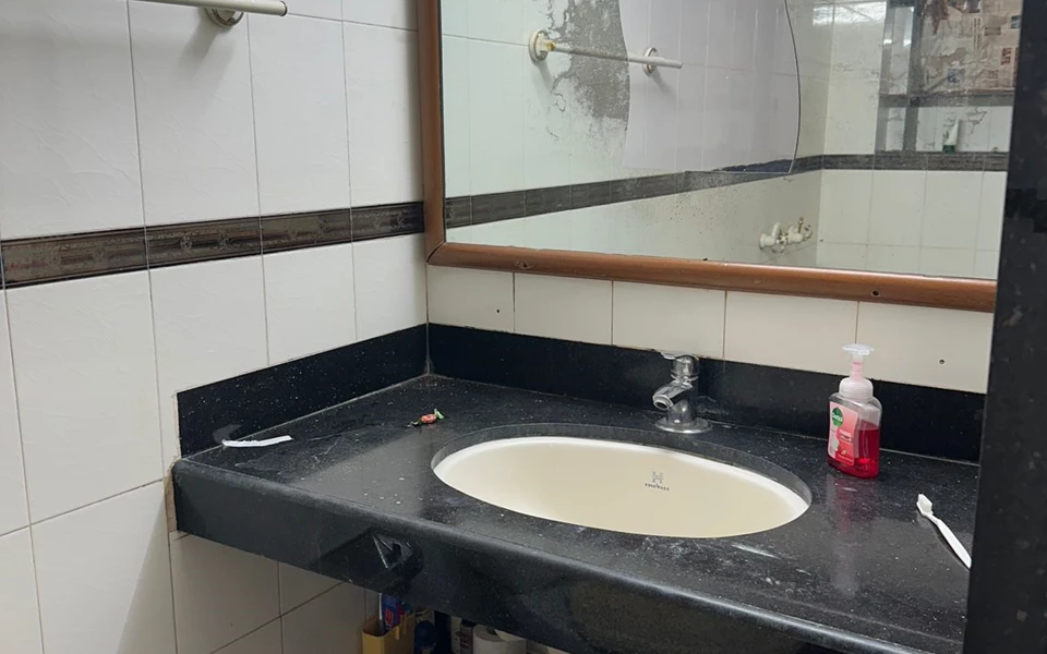 6 - Queens Park, Juhu