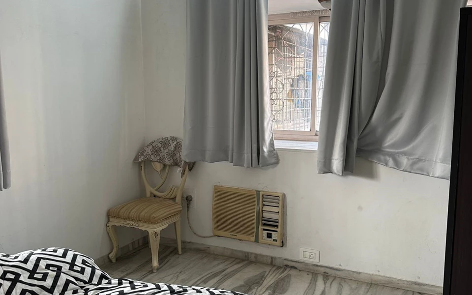 9 - Queens Park, Juhu