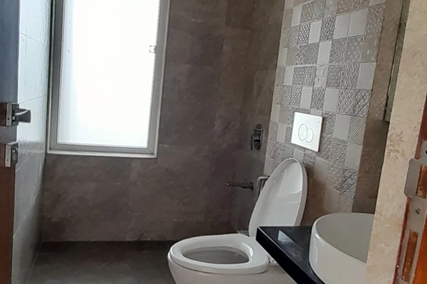 Flat on rent in Kings , Santacruz East