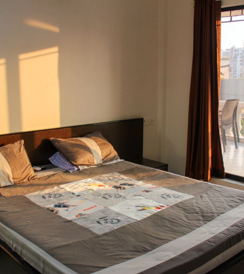 4 - Sadanand Classic, Khar West