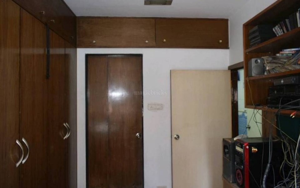 4 - Usha Sadan, Colaba