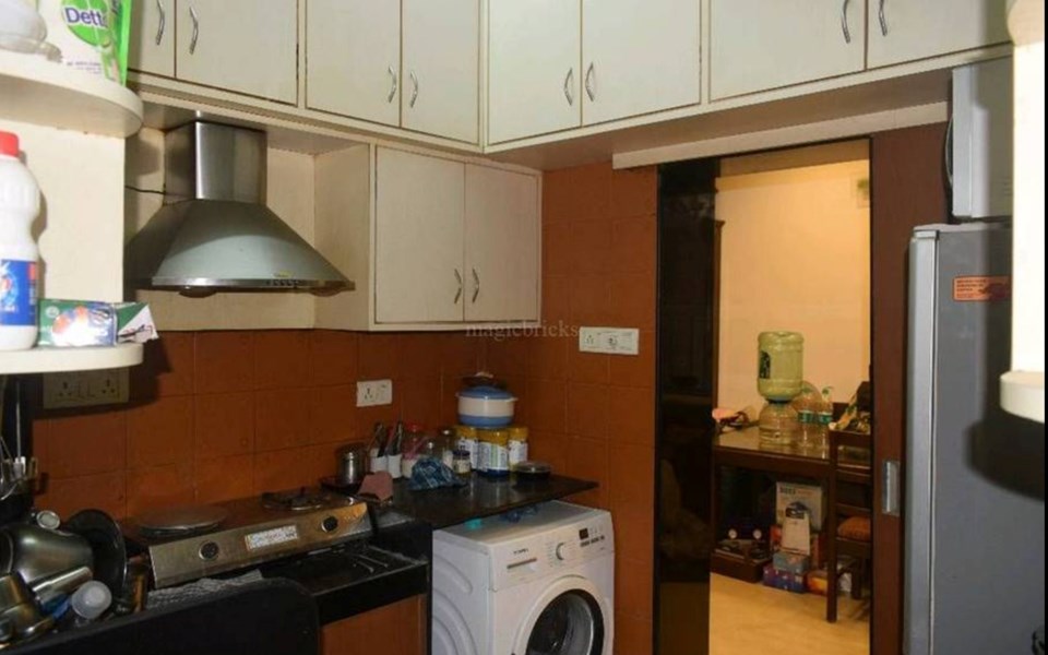 8 - Usha Sadan, Colaba