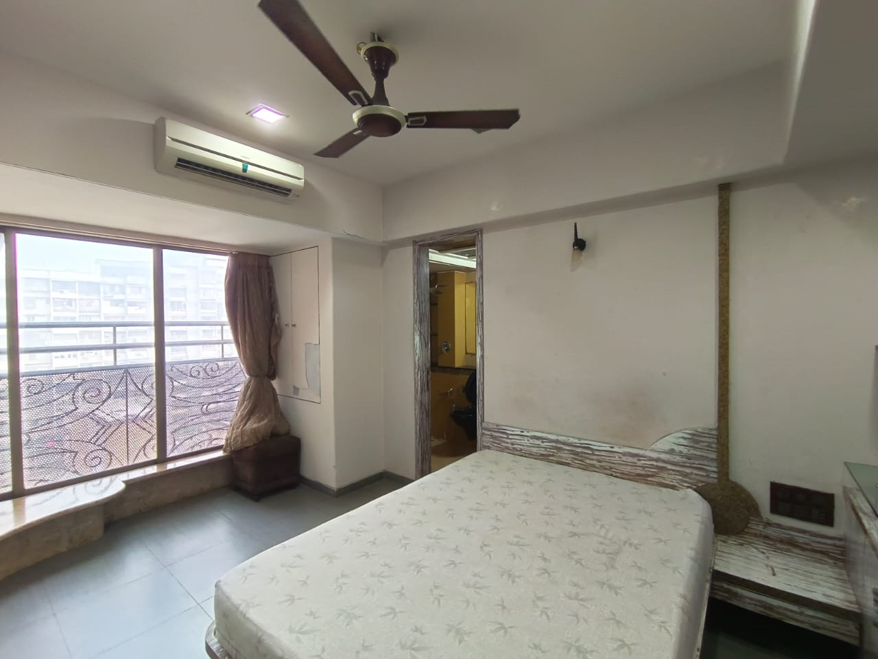 3 BHK Flat for Sale in Prabhadevi - Rameshwaram