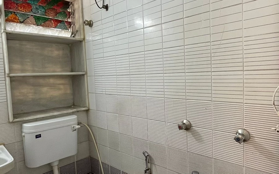 12 - Deep Apartment, Khar West