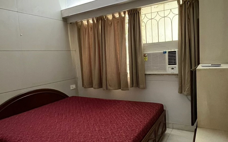 13 - Deep Apartment, Khar West