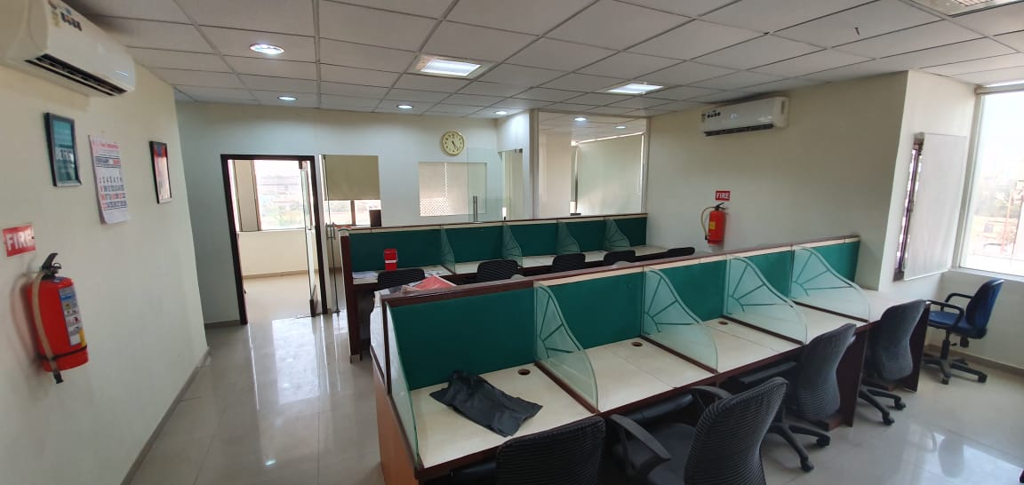 18 - Crescent Business Park, Andheri East