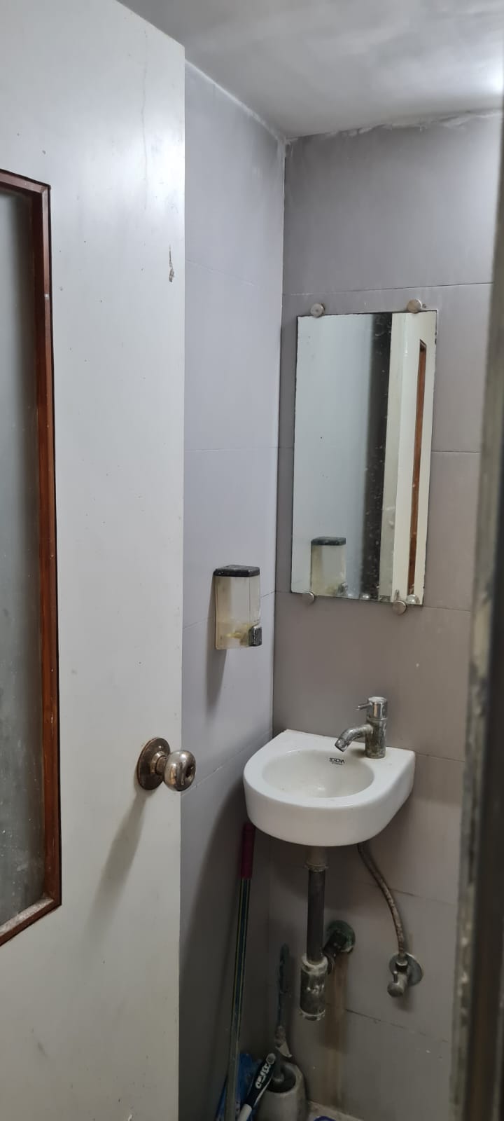 9 - Crystal Plaza, Andheri West