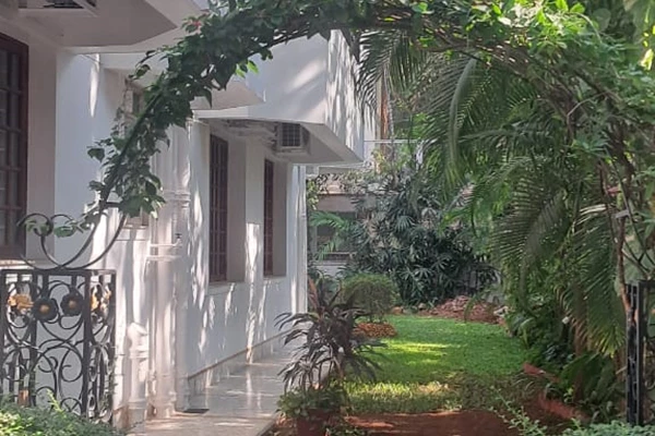 Flat on rent in Private Bunglow, Juhu