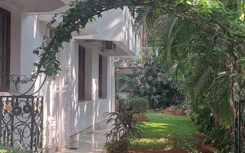 1 - Private Bungalow, Juhu