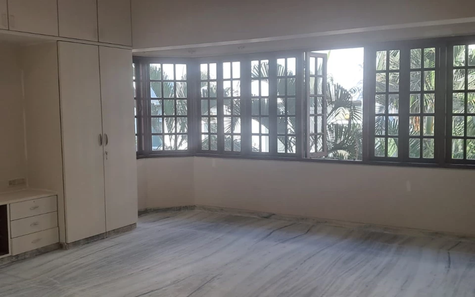13 - Private Bungalow, Juhu