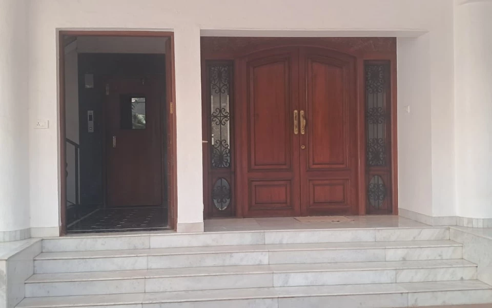 26 - Private Bungalow, Juhu