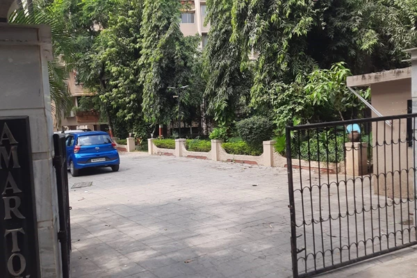 Flat for sale in Amar Tower, Juhu