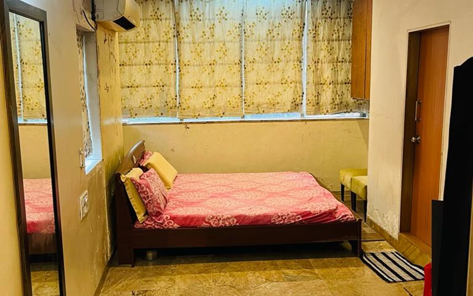 3 - Arun Apartment, Nepeansea Road