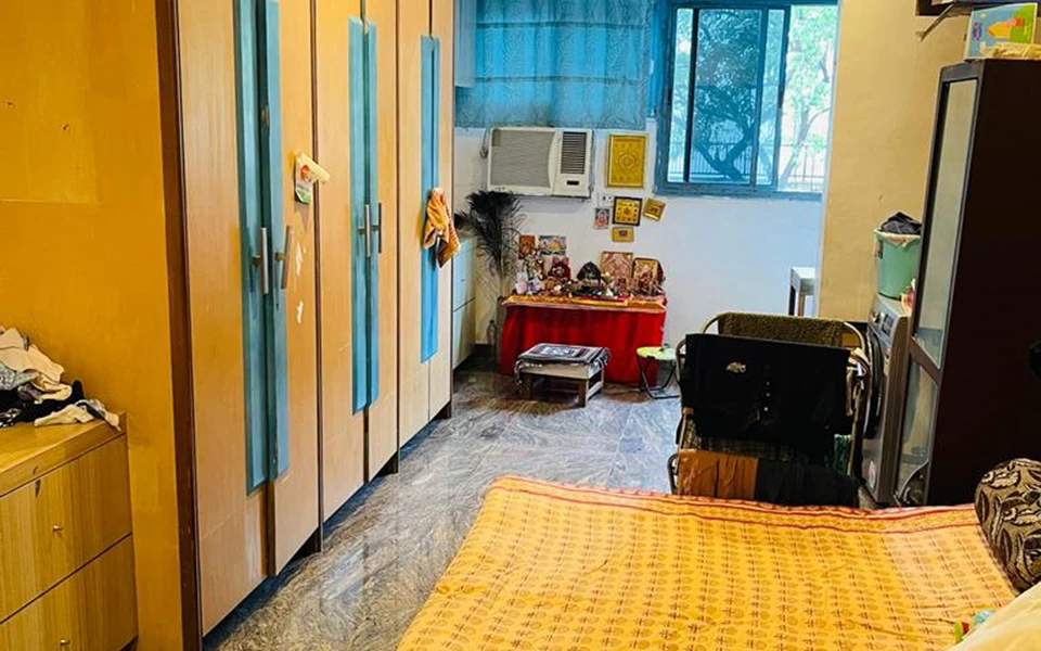 4 - Arun Apartment, Nepeansea Road