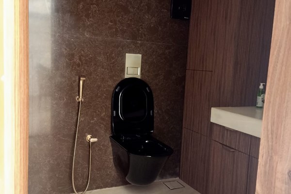 Flat on rent in Regency Terraces, Khar West