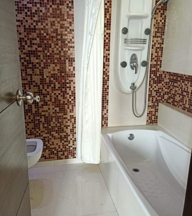 Bathroom 22 - Mahran, Juhu