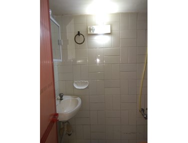 Bathroom 22 - Pooja Apartments, Khar West