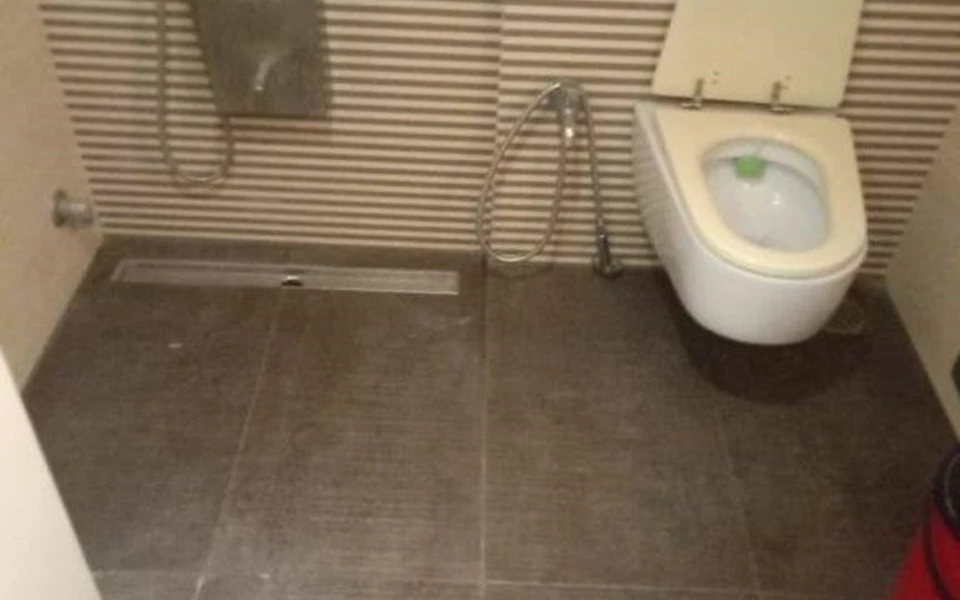 3 - Poornima Apartments, Peddar Road