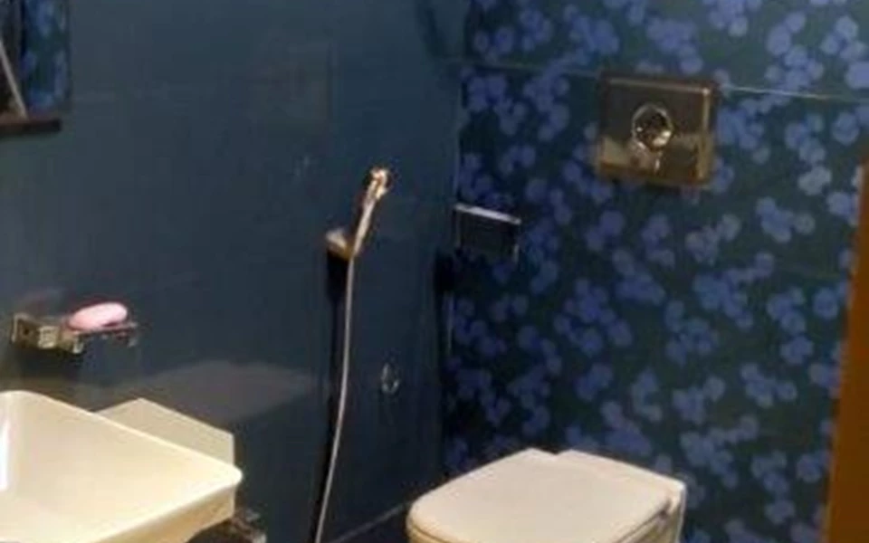 4 - Poornima Apartments, Peddar Road