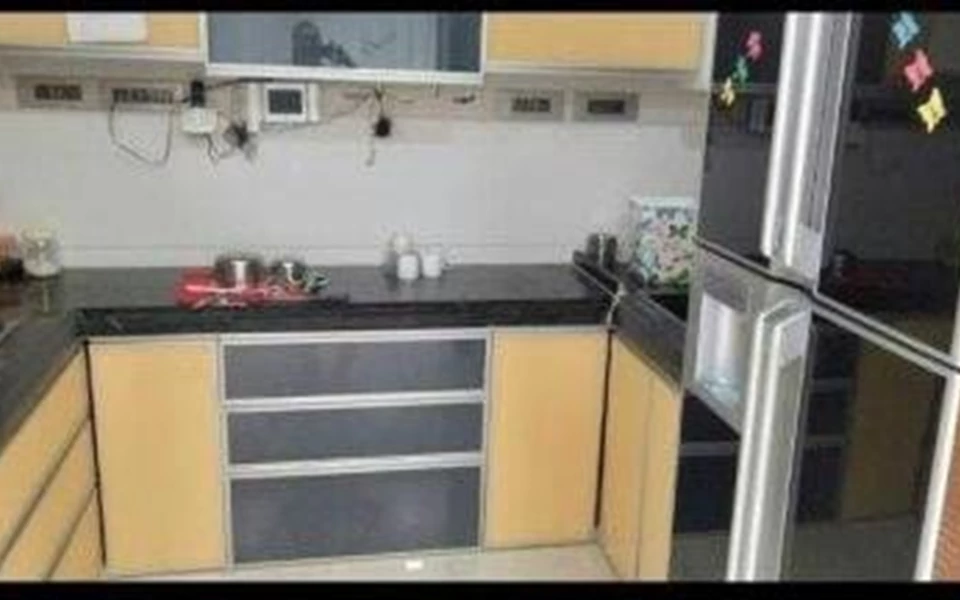 6 - Poornima Apartments, Peddar Road