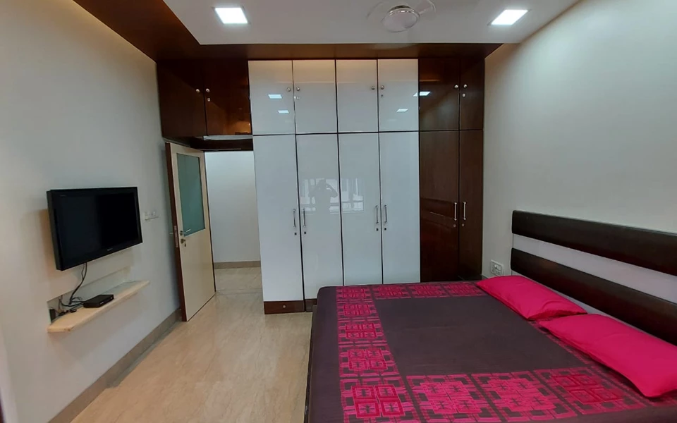 5 - Sukh Shanti, Peddar Road