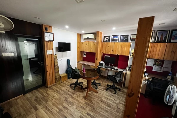 Office on rent in Remi Biz Court, Andheri West