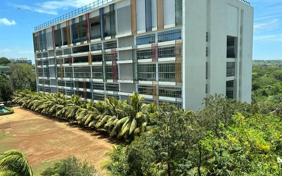 17 - Oberoi Woods, Goregaon East