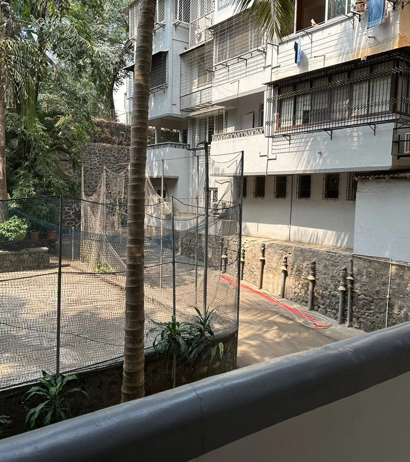 10 - Metropolitan, Bandra West