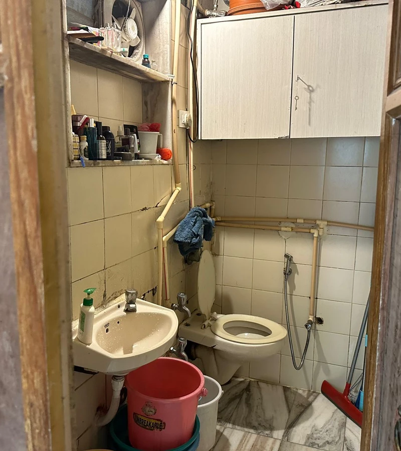 11 - Metropolitan, Bandra West