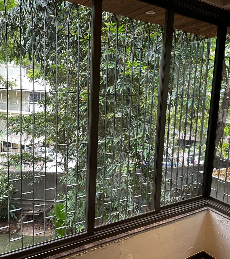 6 - Metropolitan, Bandra West