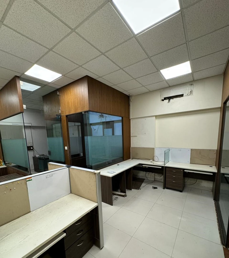 10 - Laxmi Plaza, Andheri West