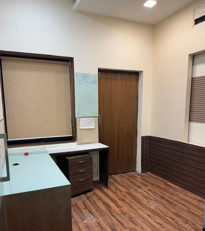 13 - Laxmi Plaza, Andheri West