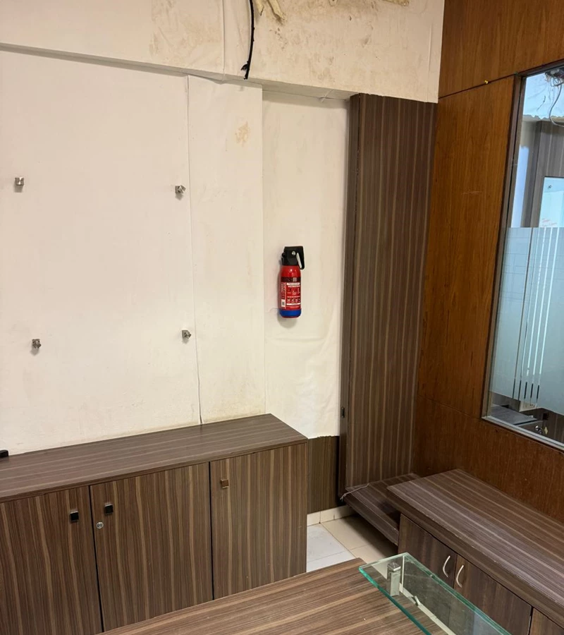 14 - Laxmi Plaza, Andheri West
