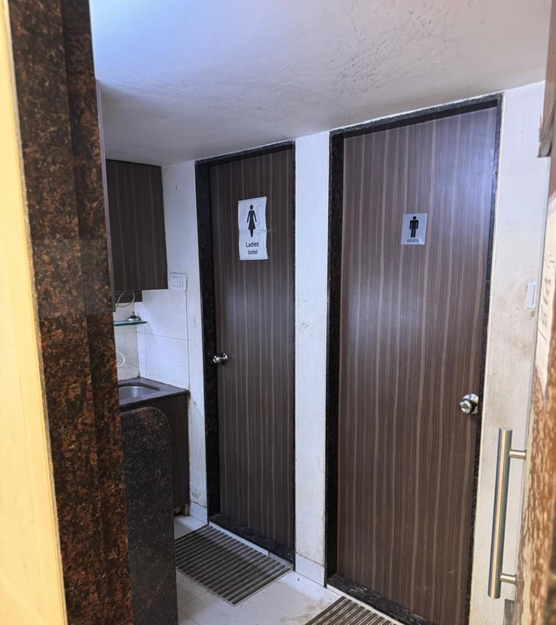 15 - Laxmi Plaza, Andheri West
