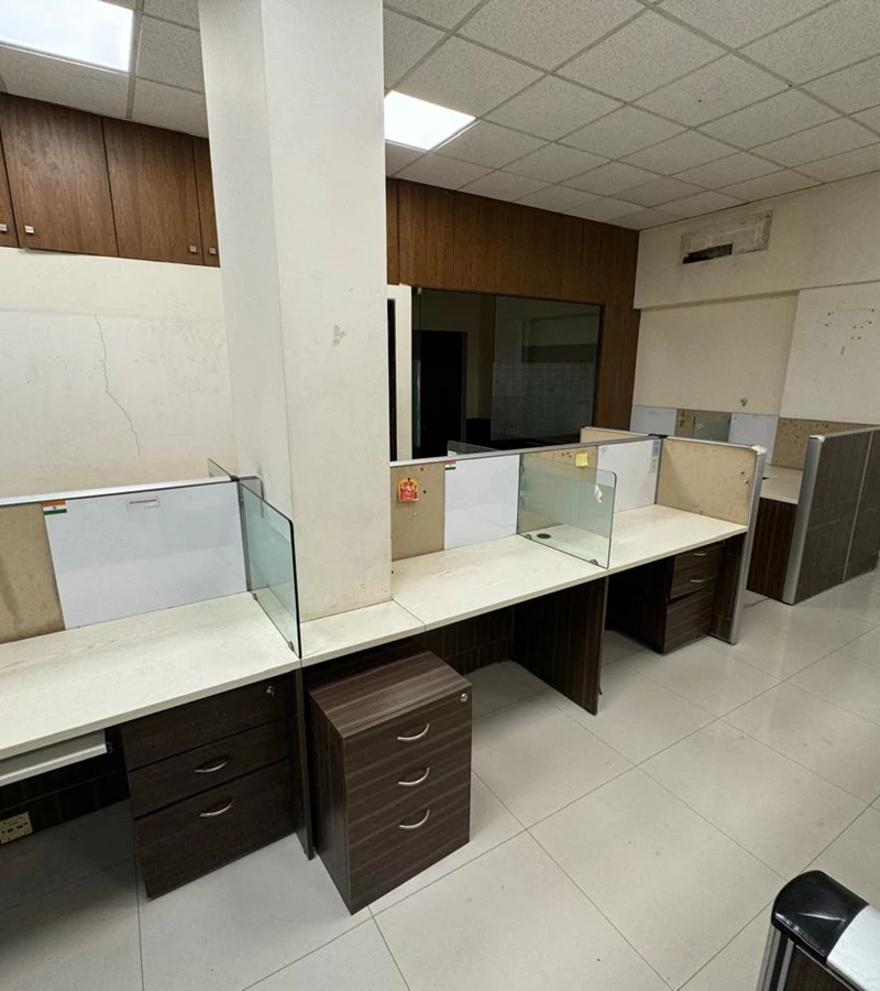 3 - Laxmi Plaza, Andheri West