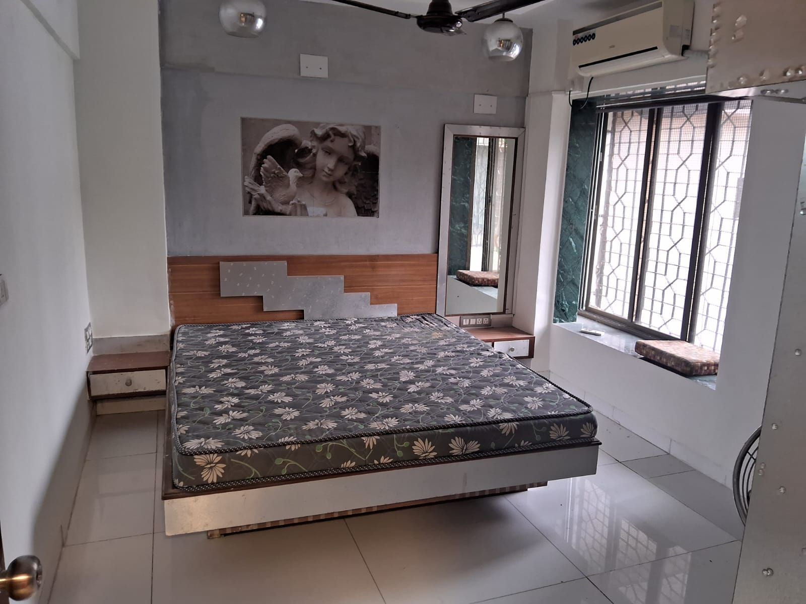 12 - Solomon Apartment, Bandra West